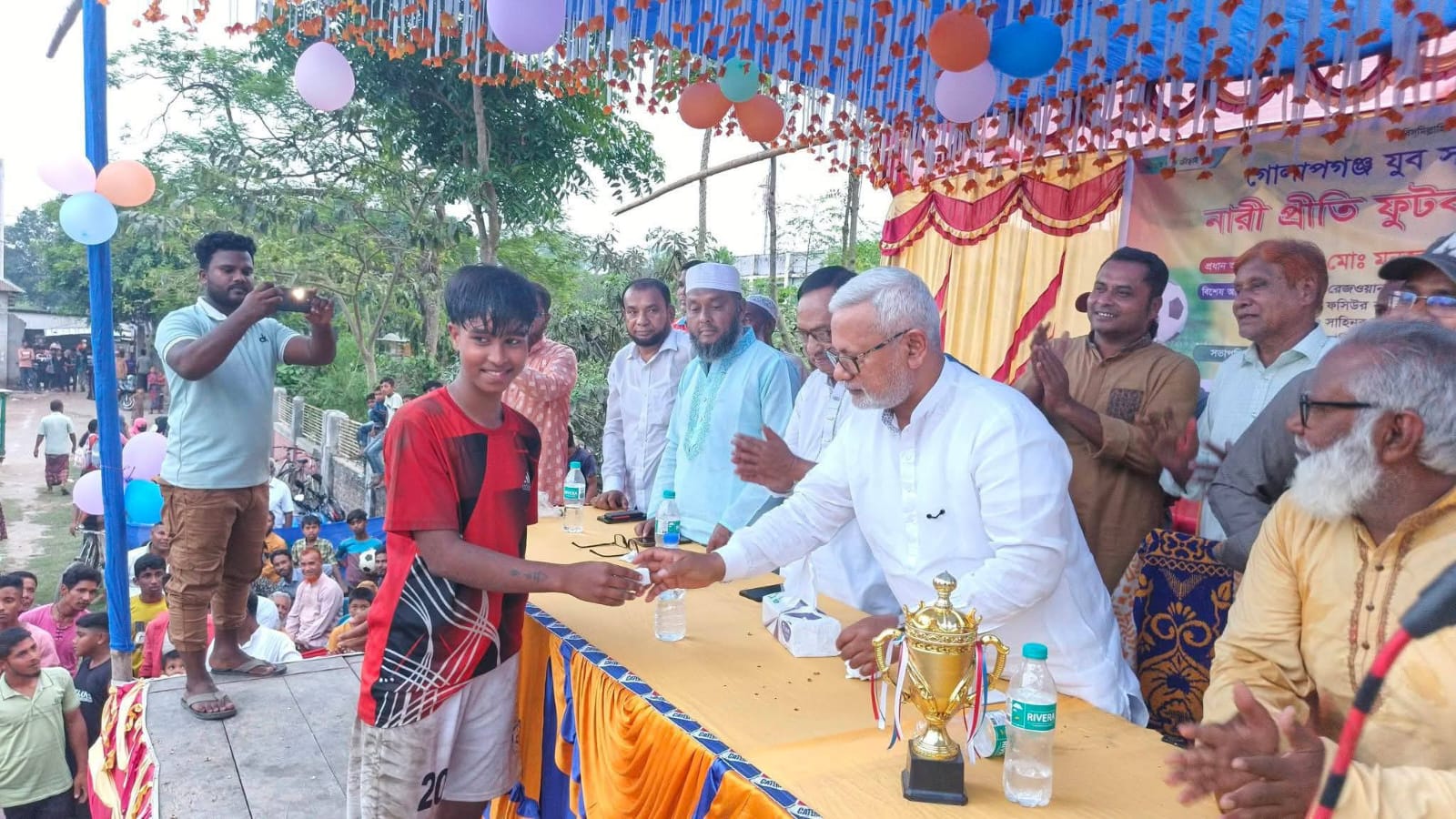 মাদকবিরোধী বার্তা নিয়ে গোলাপগঞ্জে নারী প্রীতি ফুটবল ম্যাচ