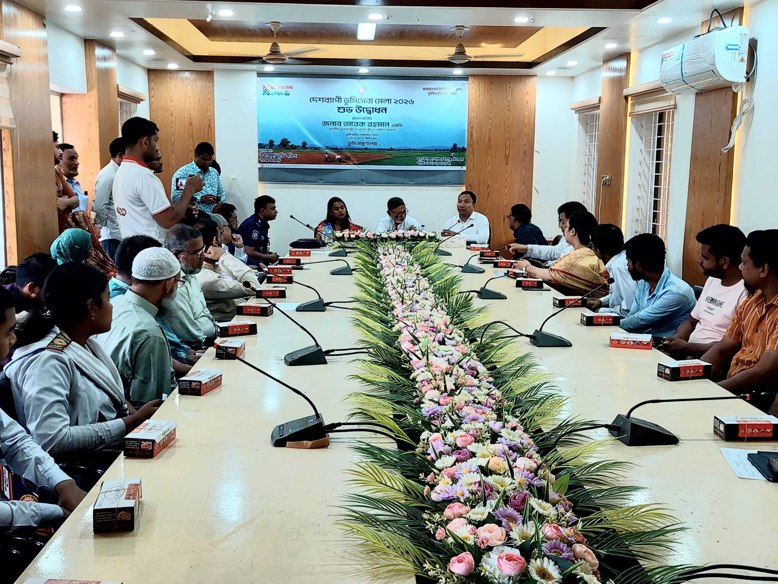 বীরগঞ্জে ভূমিসেবা মেলার উদ্বোধন, সাধারণ মানুষের সেবায় নানা উদ্যোগ